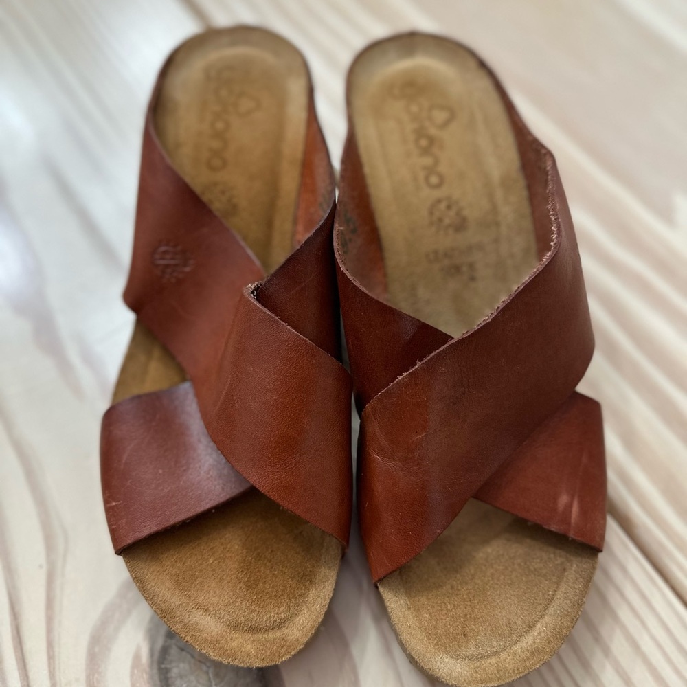 Women's Brown Leather Crisscross Slide Sandals